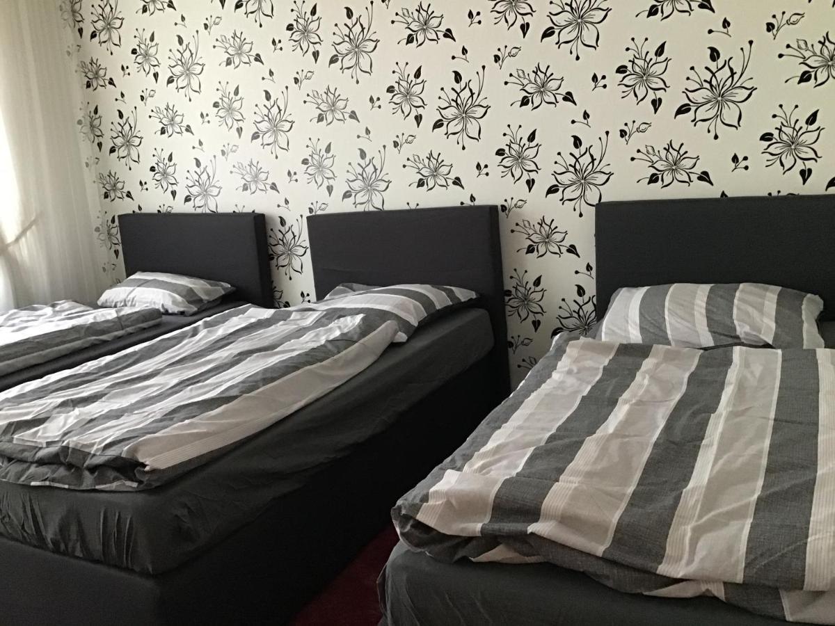 אסן Apartment Bis Zu 8 Einzelbetten Stellplatz Wifi מראה חיצוני תמונה