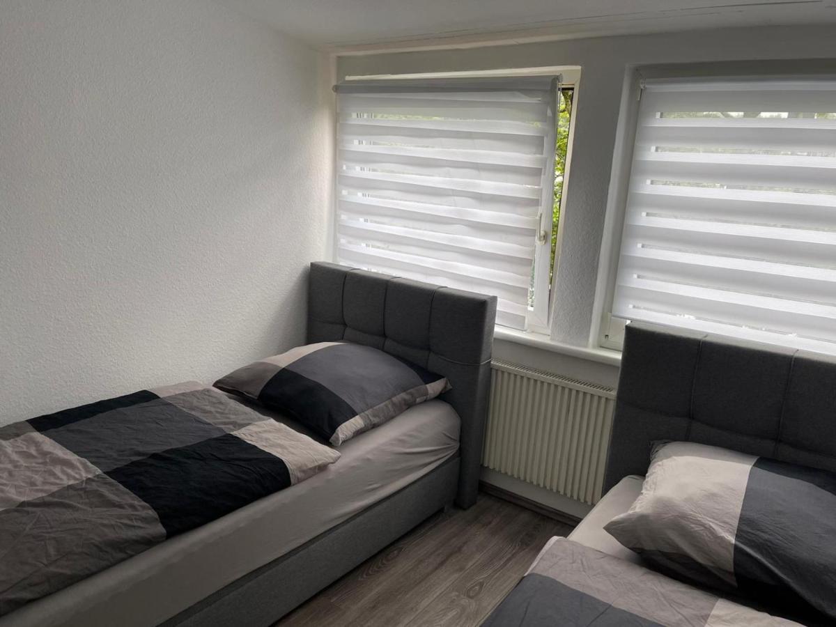 אסן Apartment Bis Zu 8 Einzelbetten Stellplatz Wifi מראה חיצוני תמונה