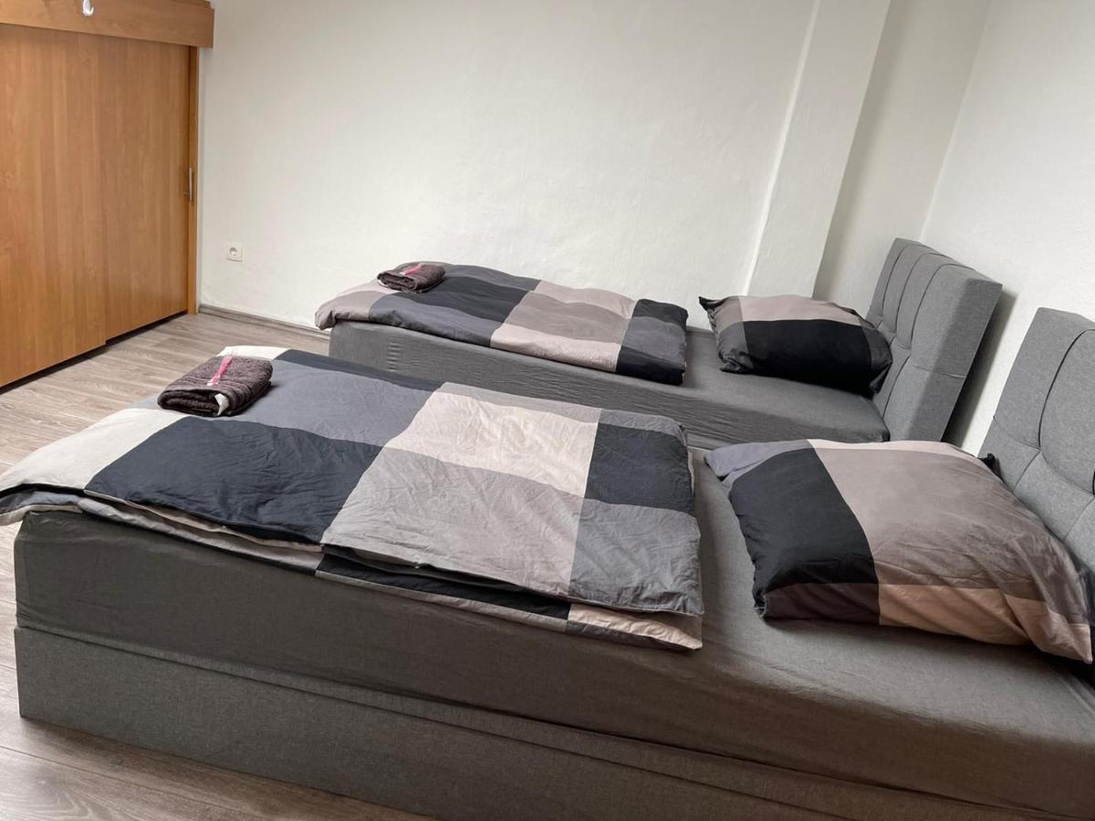 אסן Apartment Bis Zu 8 Einzelbetten Stellplatz Wifi מראה חיצוני תמונה